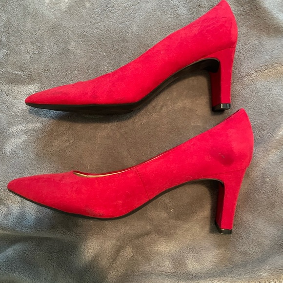 Unisa Res  Fabric Pumps - Picture 3 of 4